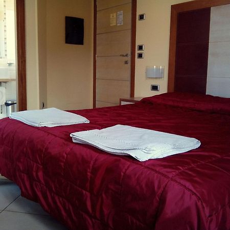 Hotel Conte Ruggero Серра-Сан-Бруно Номер фото