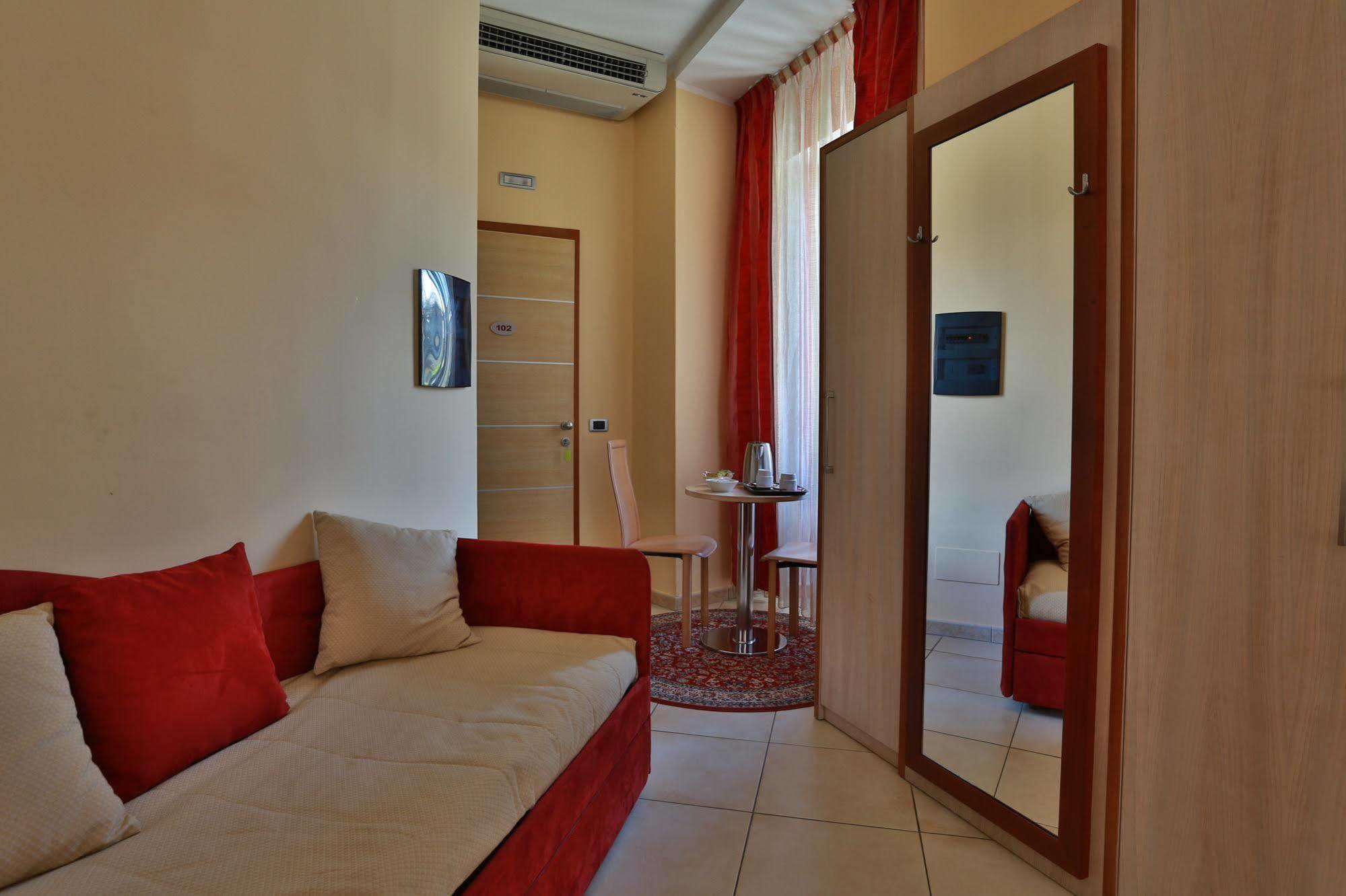 Hotel Conte Ruggero Серра-Сан-Бруно Екстер'єр фото